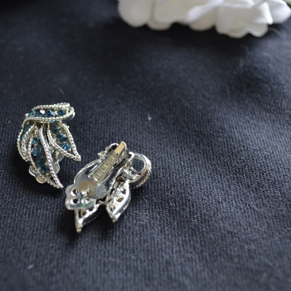 Eisenberg Clip Vintage Earrings - Picture 2 of 6